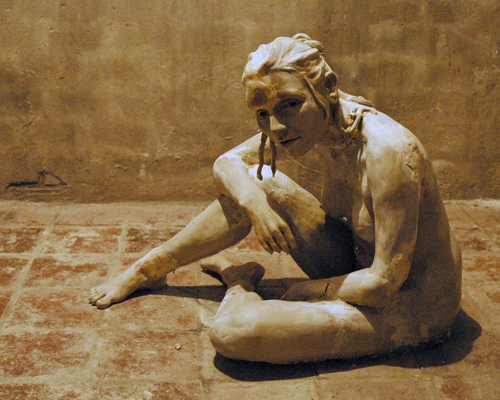 Medusa, levensgroot keramisch beeld